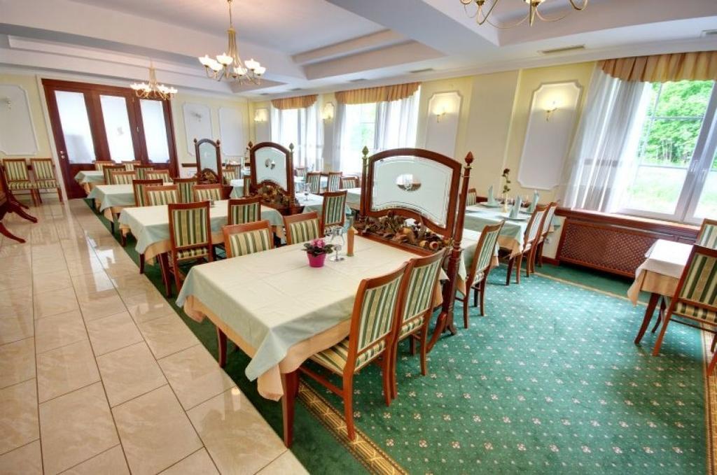 Hotel Cateski Dvorec Catez ob Savi Exterior foto