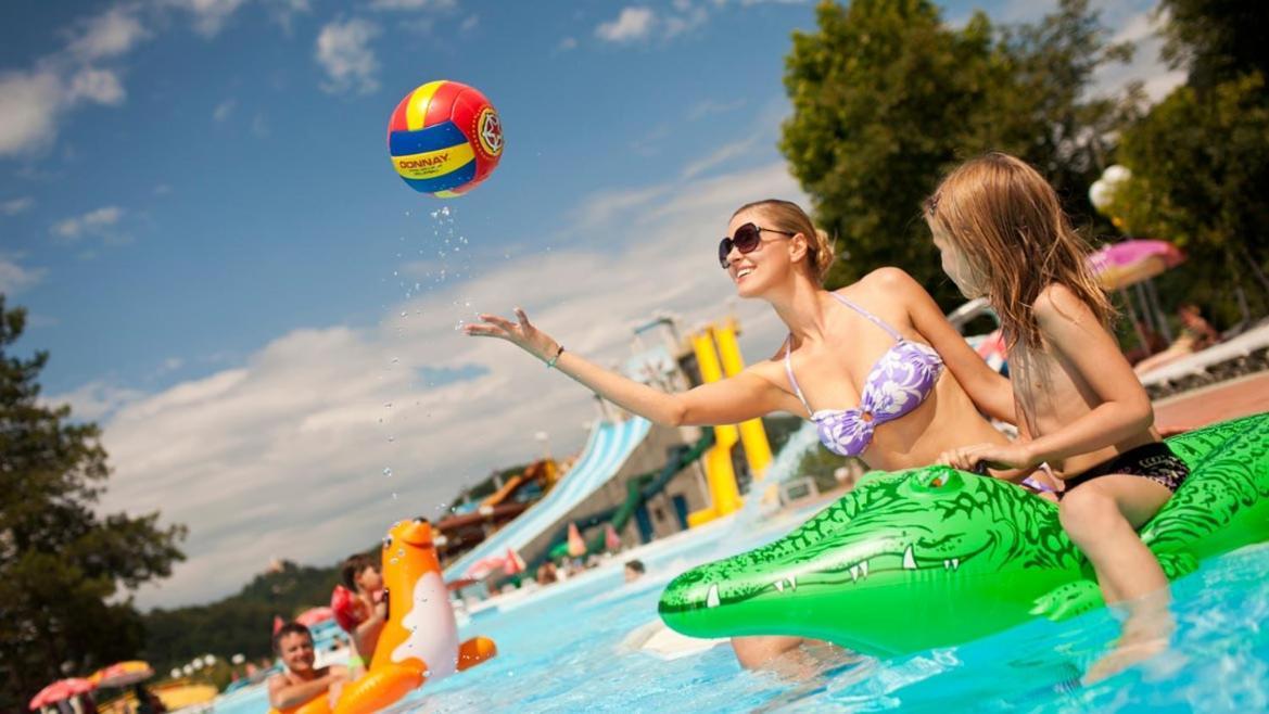 Hotel Cateski Dvorec Catez ob Savi Exterior foto
