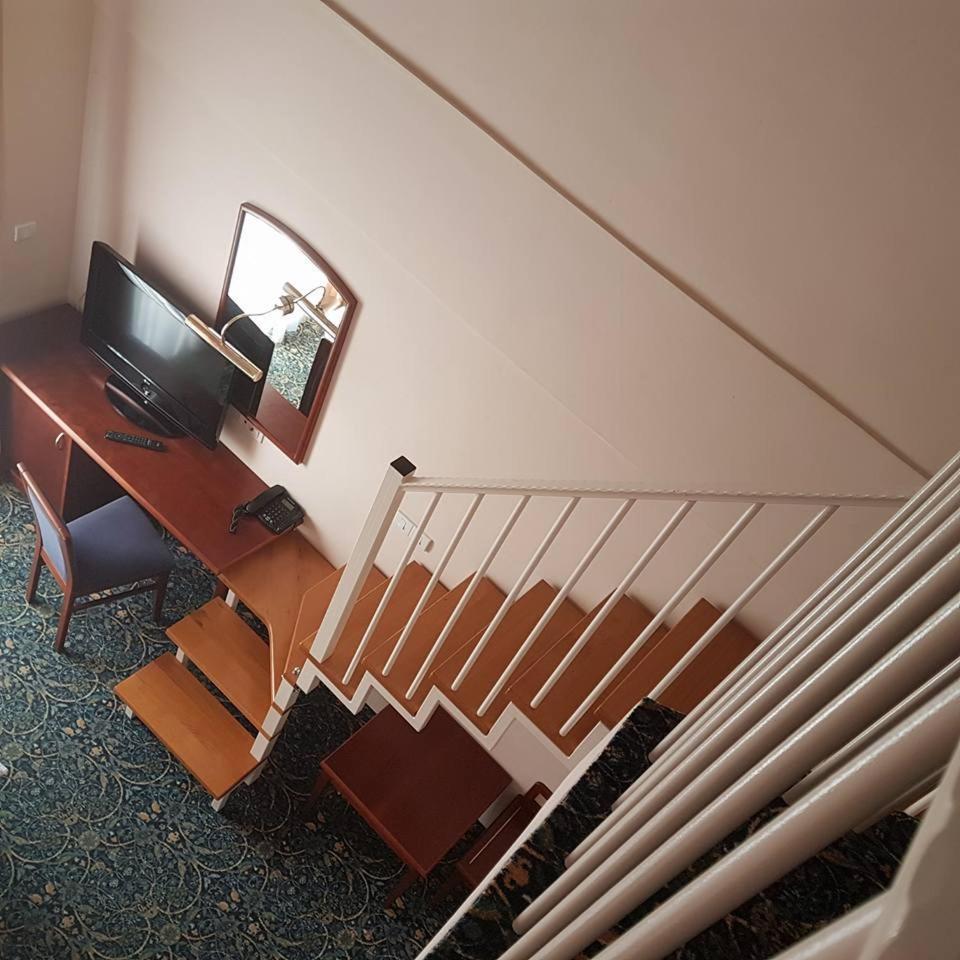Hotel Cateski Dvorec Catez ob Savi Exterior foto