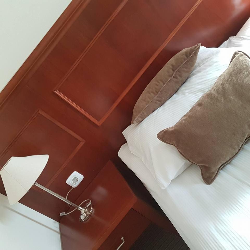Hotel Cateski Dvorec Catez ob Savi Exterior foto